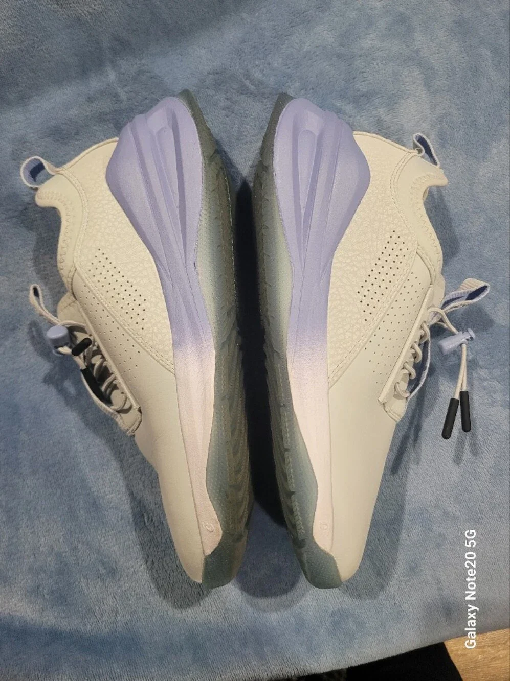 Clove White Lavender Nursing Shoes Womens Size 7 EUC